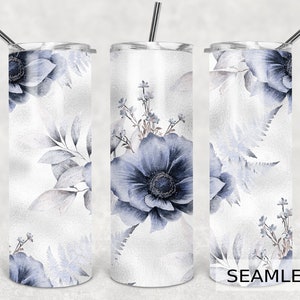 Vaso delgado de 20 oz con flores azules, plantilla sin costuras, vaso con flores bohemias en color azul plateado, descarga, diseño de sublimación, personaliza y agrega nombre