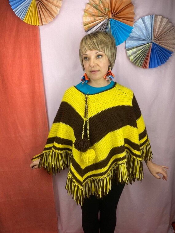 1970s Knit Poncho | One Size