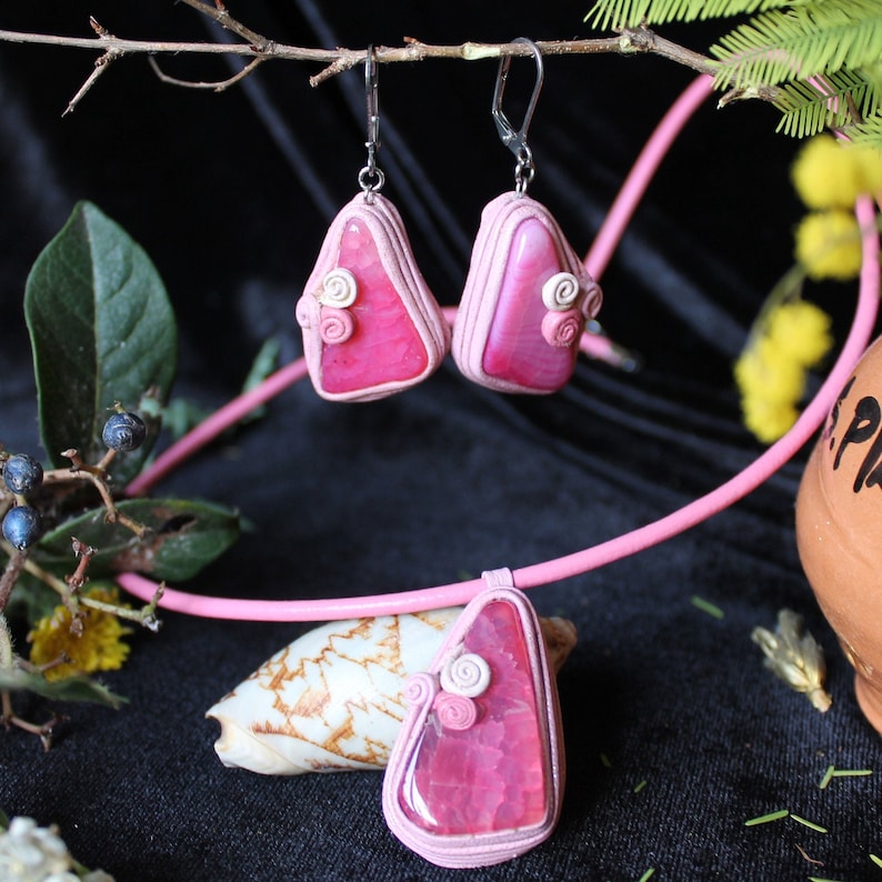 Natural beads dangle Large agate earrings Brown earrings Summer earrings Large smoky agate Smoky agate earrings Leather pink dangle