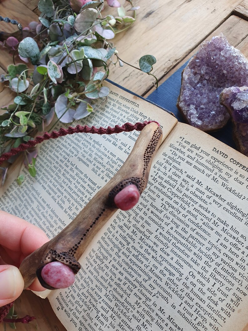 Hand carved wooden necklace with Rhodonite crystals and macrame spiral