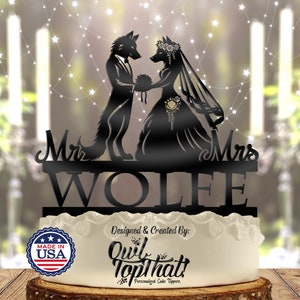 Wolf Couple with Name Personalized Wedding Cake Topper