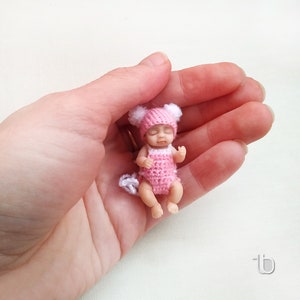 Miniature reborn baby girl, free legs and hands 1/12 scale dollhouse babies, Ooak baby accessories