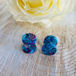 Runde blau pink schwarz, Streifen, unregelmäßig, Muster, Punkte Ohrringe, Drehverschluss, Fake Plugs, Edelstahl, flach, rund, für Allergiker