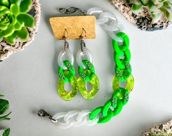 Set or individually, pendant, bracelet, rough links, chunky chain, statement, link chain, acrylic, curb chain, neon, green, white, Italian