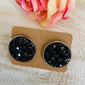 Ohrstecker &quot;Glitzer schwarz&quot; 18mm Cabachon, dunkel, Splitter, Spitze, Erzimitat, gratis 2. Paar Verschlüsse, Edelstahl allergiegemindert