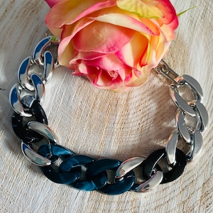 Bracelet "Party", rough links, chunky chain, statement, overfit, link chain, acrylic chain, curb chain, blue marbled, silver metallic,