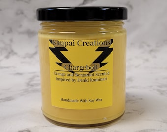 Vela inspirada en el anime con aroma a naranja y bergamota y rayo de carga