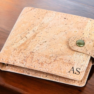 Cartera triple de corcho personalizada, regalo único para novio, regalo para papá, regalo vegano para él, regalo para el Día del Padre, regalo de aniversario grabado