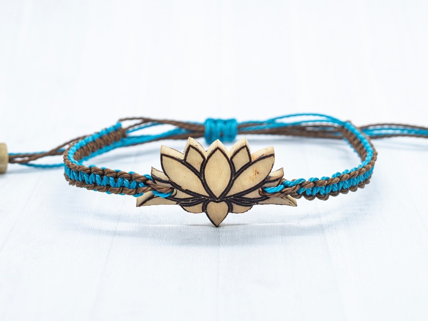 Aggregate more than 87 lotus flower bracelet latest - in.duhocakina