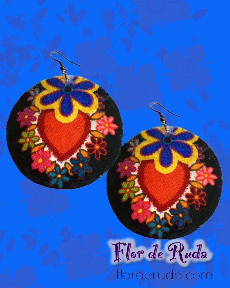Large dangle shell earrings heart print