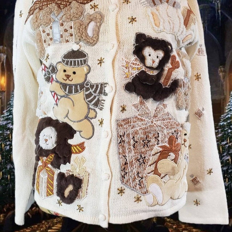 Vintage Christmas winter teddy bear sweatshirt.