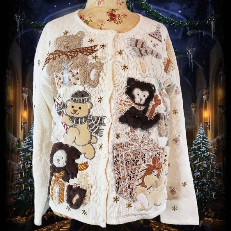 Vintage Christmas winter teddy bear sweatshirt.