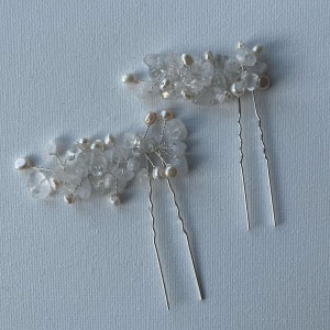 Subtiele parel haaraccessoires met subtiele edelstenen en zoetwaterparels, ILSE HAIRPINS, haar accessoire bruid afbeelding 3