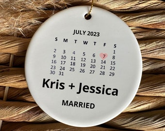 Married Ornament Wedding Gift Wedding Date ornament Calendar Anniversary Gift Our First Christmas Newlywed Gift Engagement Gift