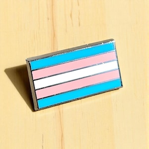 トランスジェンダープライド ピンク ブルー ホワイト フラッグ 1インチ ラペルピンバッジ トランス LGBTQ LGBTQ+ LGBT トランス チャリティをサポート