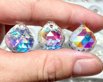Petites boules de cristal AB de 15 mm pour attrape-soleil, fournitures de lustre de fabricant d'arc-en-ciel aura prisme goutte de verre bijoux pendentif perles décor à la maison CC67