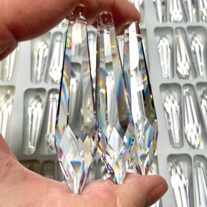 Cristal transparente grande de 64 mm (2,5 polegadas) com tripla lapidação em formato de pingente de gelo, 30% de chumbo, ideal para lustres e projetos DIY. (BH80)