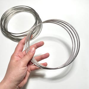 15 cm glänzender silber Metallring Suncatcher Rahmen | Set mit 5 Makramee Creolen für DIY Sun Catcher, Metallringe für Perlen Mobiles Traumfänger CC23