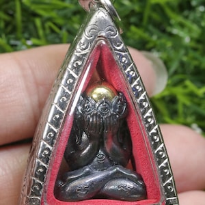 Phra pidta, Thai Amulet talisman, buddha, Thai pendant, powerful miracle amulet pendant,  Close eye Buddha, Wat, popular amulet, safety