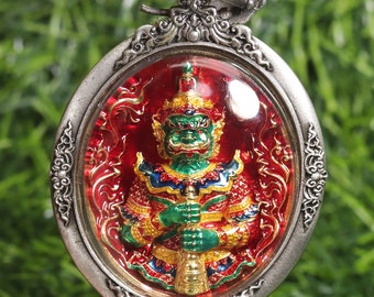 Thao Wessuwan Thai Amulet Pendant: Buddhist Art, Powerful Protection