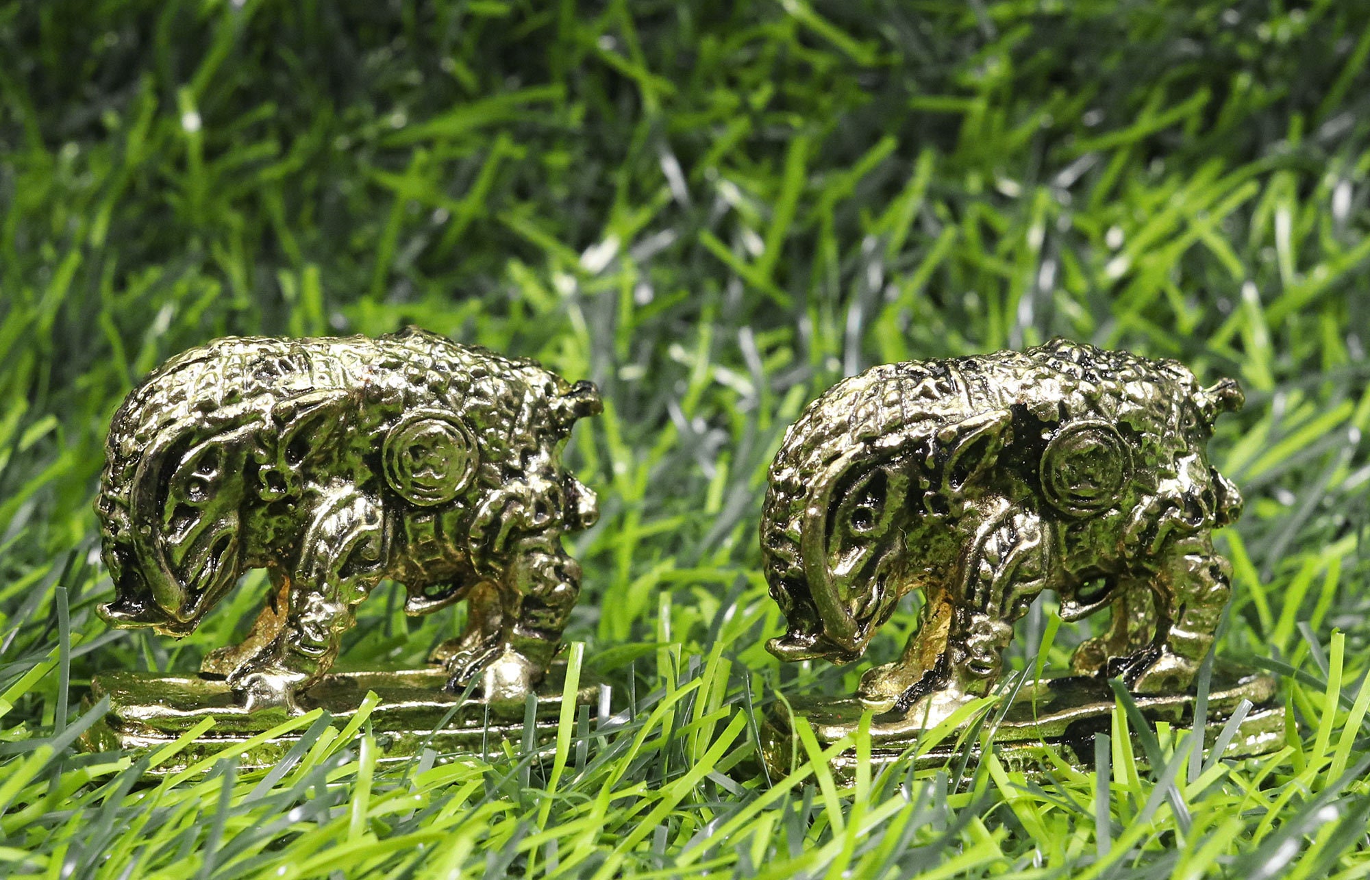 タイのお守り 鉛の猪像：幸運のお守り（2個） - Etsy 日本