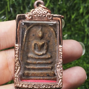 Phra Somdej Buddha Amulet: Wat Rakhang Thai Pendant Necklace