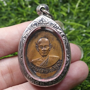 Thai amulet, LP Sam, Phra Rian, amulet,  Amulet pendant lucky Thai famous, Thai amulet pendant, Temple, Talisman, Pendant, Wat, Temple,