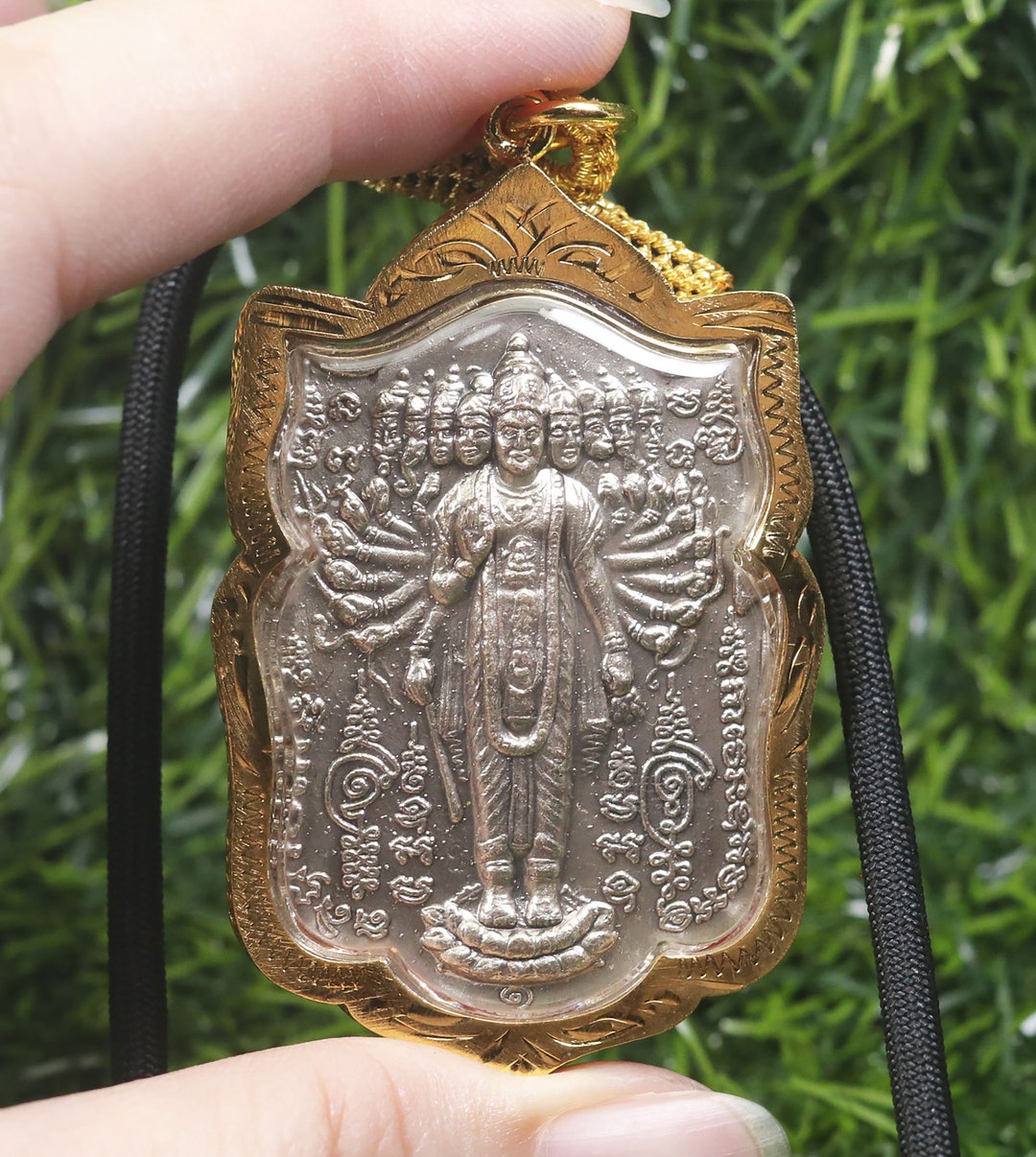Vishnupada Pentagon With Tassels Patri Amulet