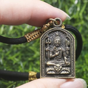 Vishnu Brass Amulet: Thai Hindu God Pendant, Strong Life Protection