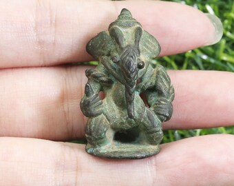 Posąg Sama Rita Ganeshy: tajski amulet, wisiorek hinduskiego boga (3 szt.)