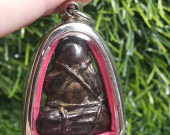 Phra Pidta, Luang Pu Iam, Saphan Sung Temple, Old buddha, Thai pendant, powerful miracle amulet pendant, Talisman, Pidta, fortune. Close eye