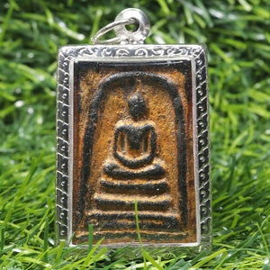 Luang Phor Toh Buddha Amulet: Thai Brass Talisman