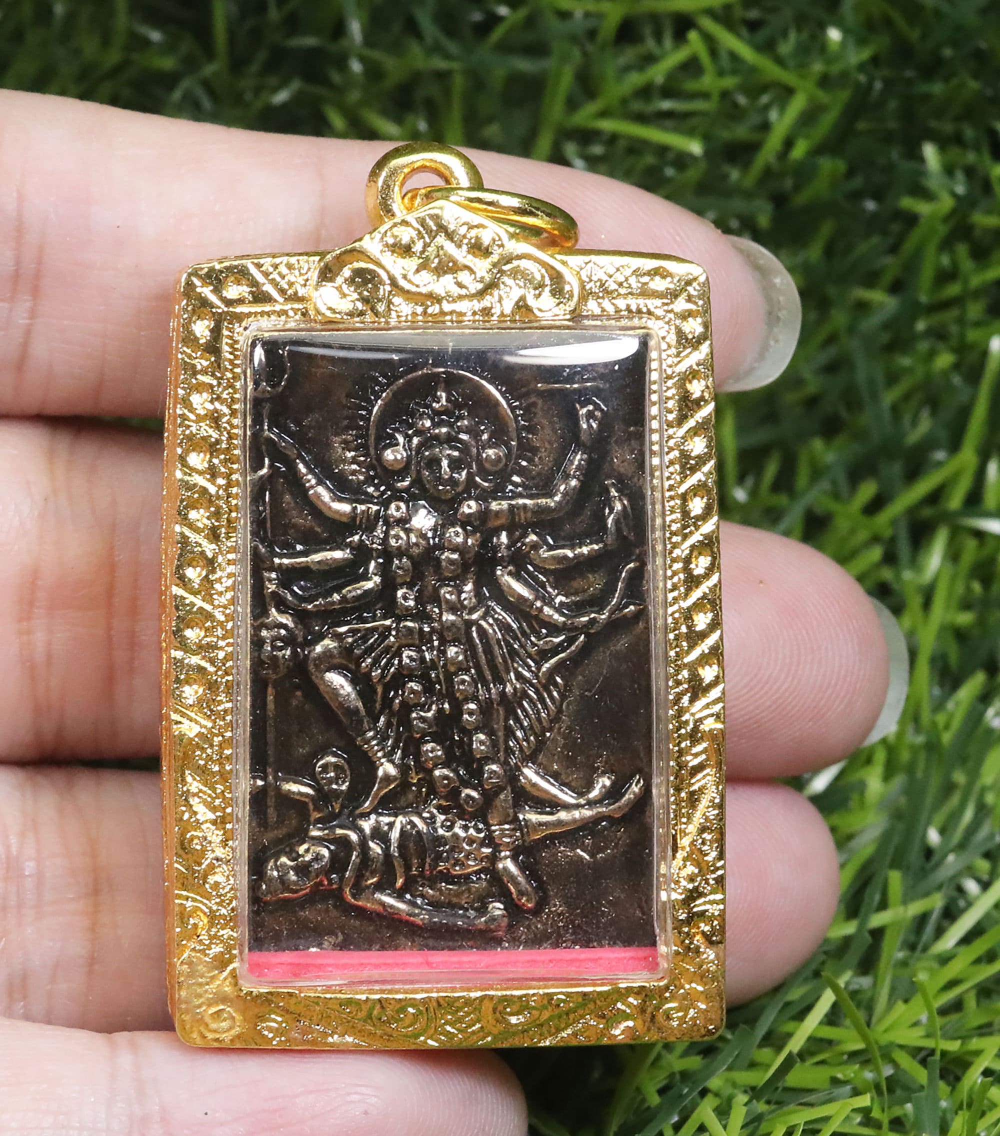真鍮のカーリーペンダント：ヒンドゥー教の女神のお守り - Etsy 日本