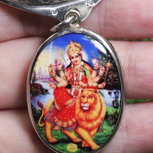 Medallón de la Madre Durga, Estatua de la Madre Durga, Colgante de Durga, Colgante hindú, Regalo, Amuleto hindú, Dios hindú, Estatua de Durga, Colgante de Kali, Regalo, Ohm