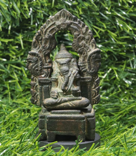 ガネーシャ像：銅製のヒンドゥー教の象神のお守り - Etsy 日本