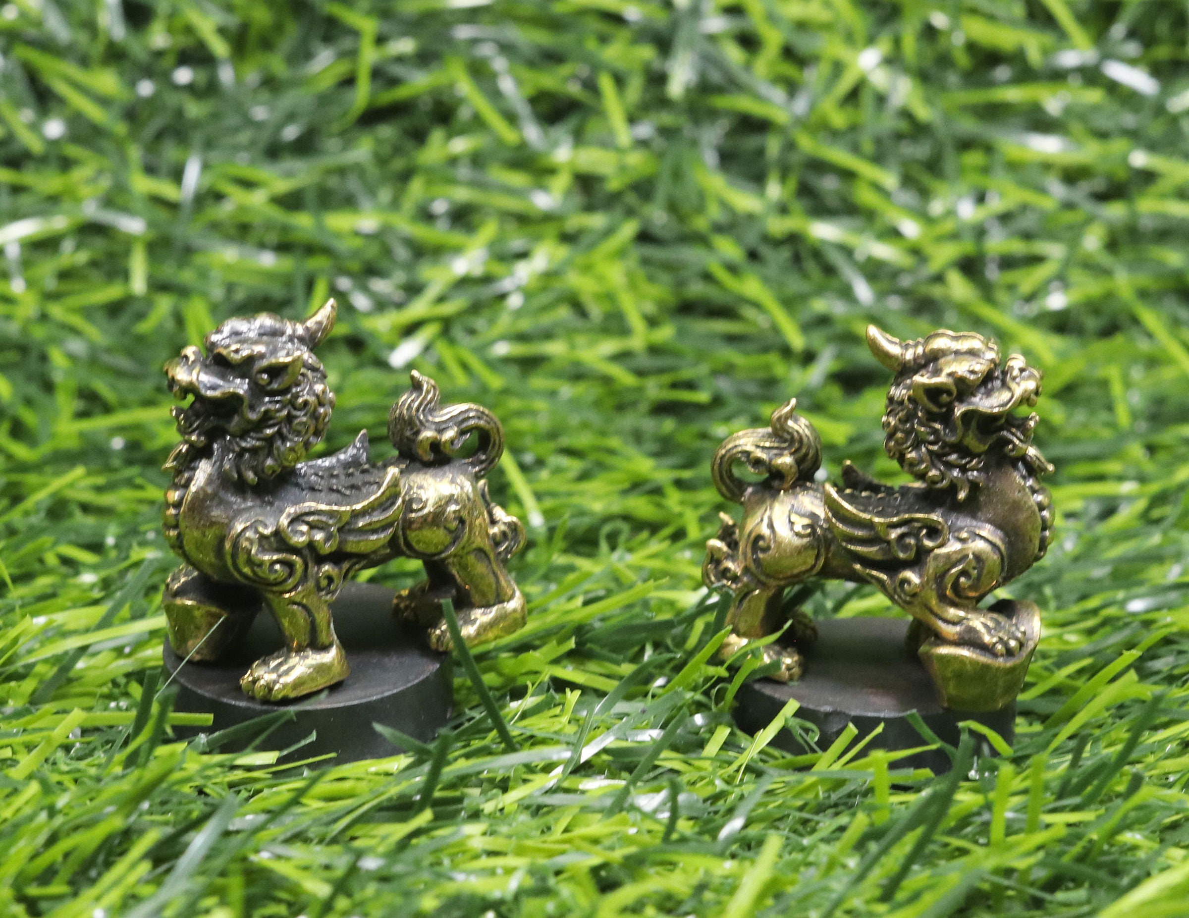 ミニ真鍮製貔貅像 2個：タイのお守り - Etsy 日本