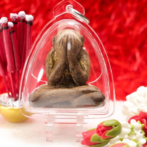 真鍮製パヤー・ナークお守り：七つ首のタイの蛇とナーガの目 - Etsy 日本