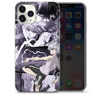 Peut inclure: Une coque de t&eacute;l&eacute;phone transparente avec un motif de personnage d'anime noir et blanc. Le personnage est un jeune homme aux cheveux blancs et un d&eacute;bardeur blanc. L'arri&egrave;re-plan est violet fonc&eacute; avec des &eacute;clairs.