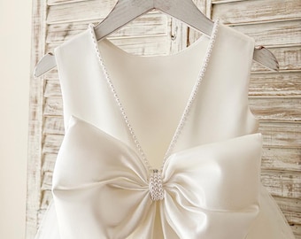 V Back Lace Tulle Wedding Flower Girl Dress Princess Kids Party Dress Baby Girl Dress with Pearl Waistband Back Bow