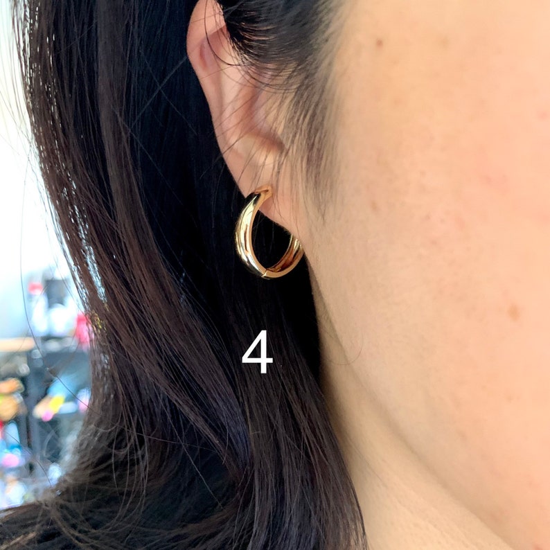 Modern Simple Gold Earrings Everyday Dainty Hoop Earrings Minimalist Gold Earrings Gold Huggie Tiny Thick 14K Gold Vermeil Hoop Earrings