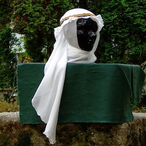 Medieval clothing reenactment LARP woolen cape pennant silk veil