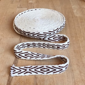 Tablet-woven border - Hand-woven tablet border - Wool natural-brown arrow pattern - Medieval reenactment LARP