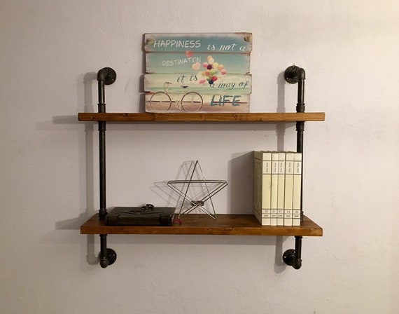 Libreria a parete vintage - tubi ferro e mensole in legno massello
