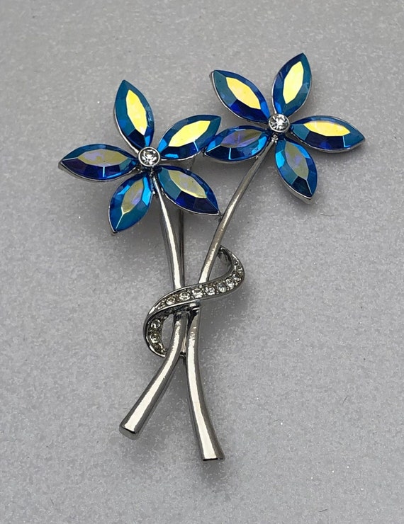 1989 Avon Fashion Blue Flower Pin/ Brooch, Vintag… - image 1