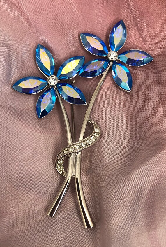 1989 Avon Fashion Blue Flower Pin/ Brooch, Vintag… - image 6