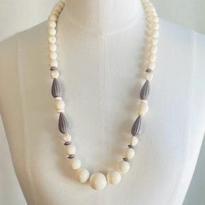 VINTAGE/NEW Avon Ivory Esque Pattern Necklace 80s beaded necklace Mothers Day Gift