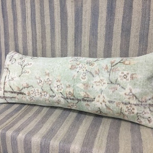 Anatolisk handgjord vintagematta med örngott, 12x36 blommig design, ländryggsöverdrag, heminredningsgåvor, mjuka gröna och bruna färger, 14x36 kudde bild 8