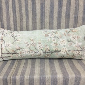Anatolisk handgjord vintagematta med örngott, 12x36 blommig design, ländryggsöverdrag, heminredningsgåvor, mjuka gröna och bruna färger, 14x36 kudde bild 2