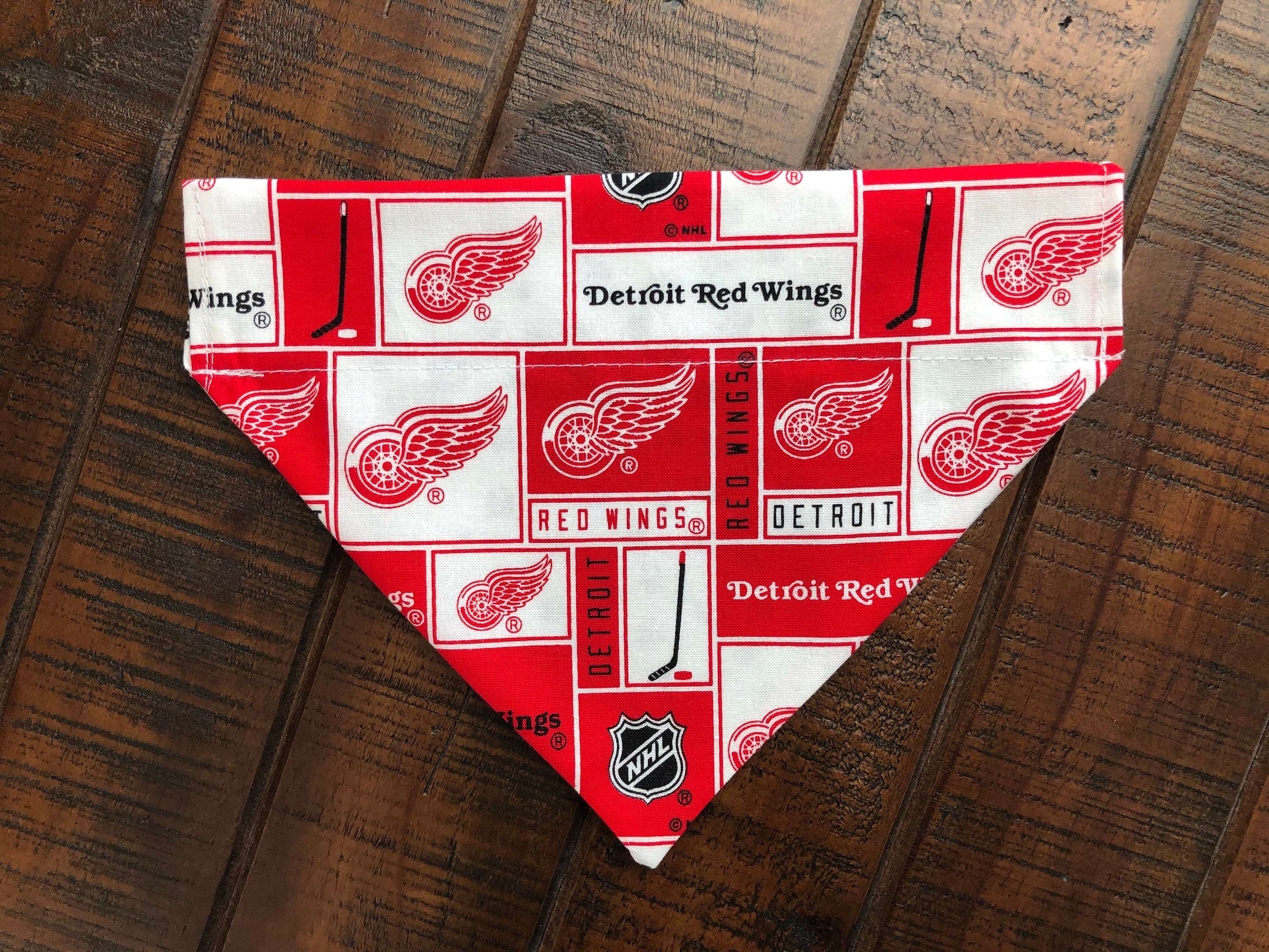 DET Red Wings Hockey Pet No-Tie Dog Bandana Slip On DET Red Wings Hockey Pet No-Tie Dog Bandana Slip On
