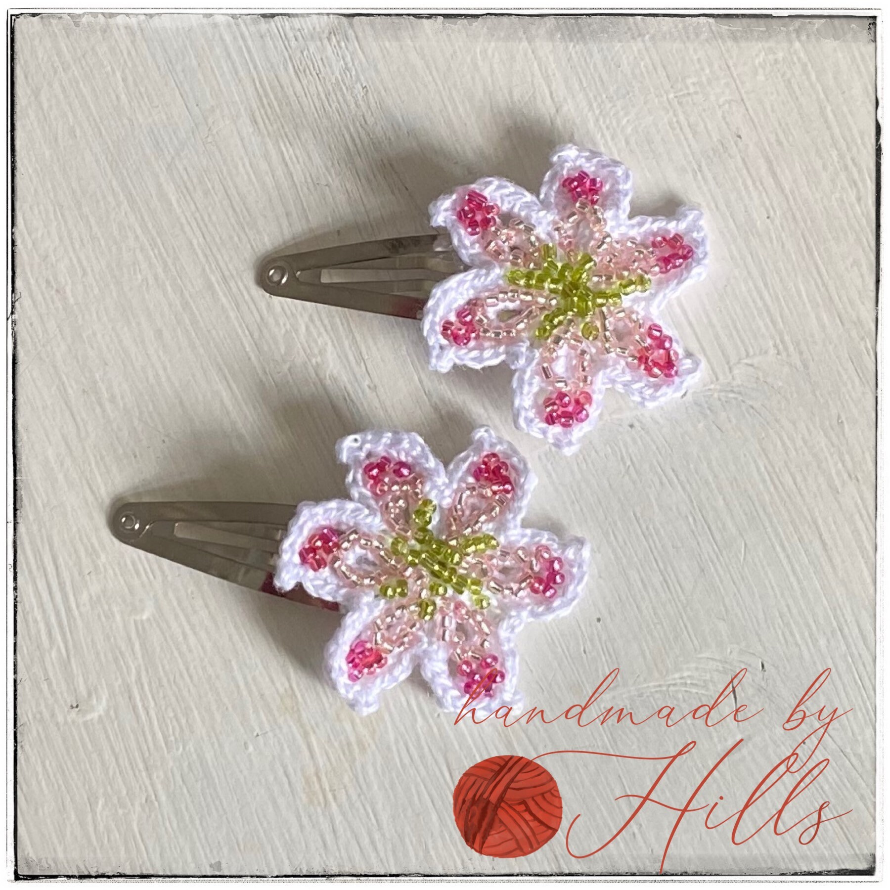 stargazer lily hair clip
